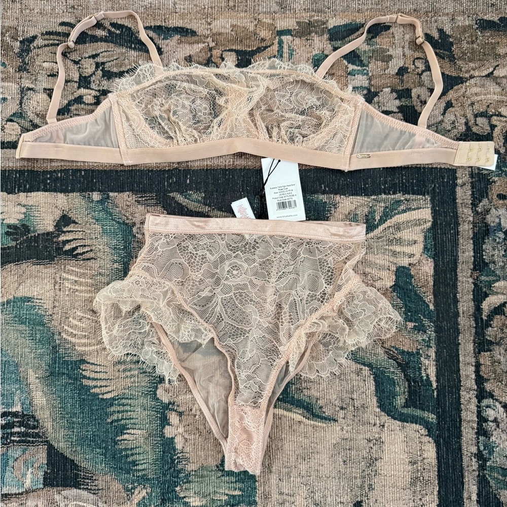 Bluebella Lace Bra 32C and Panty XS Set in Cream